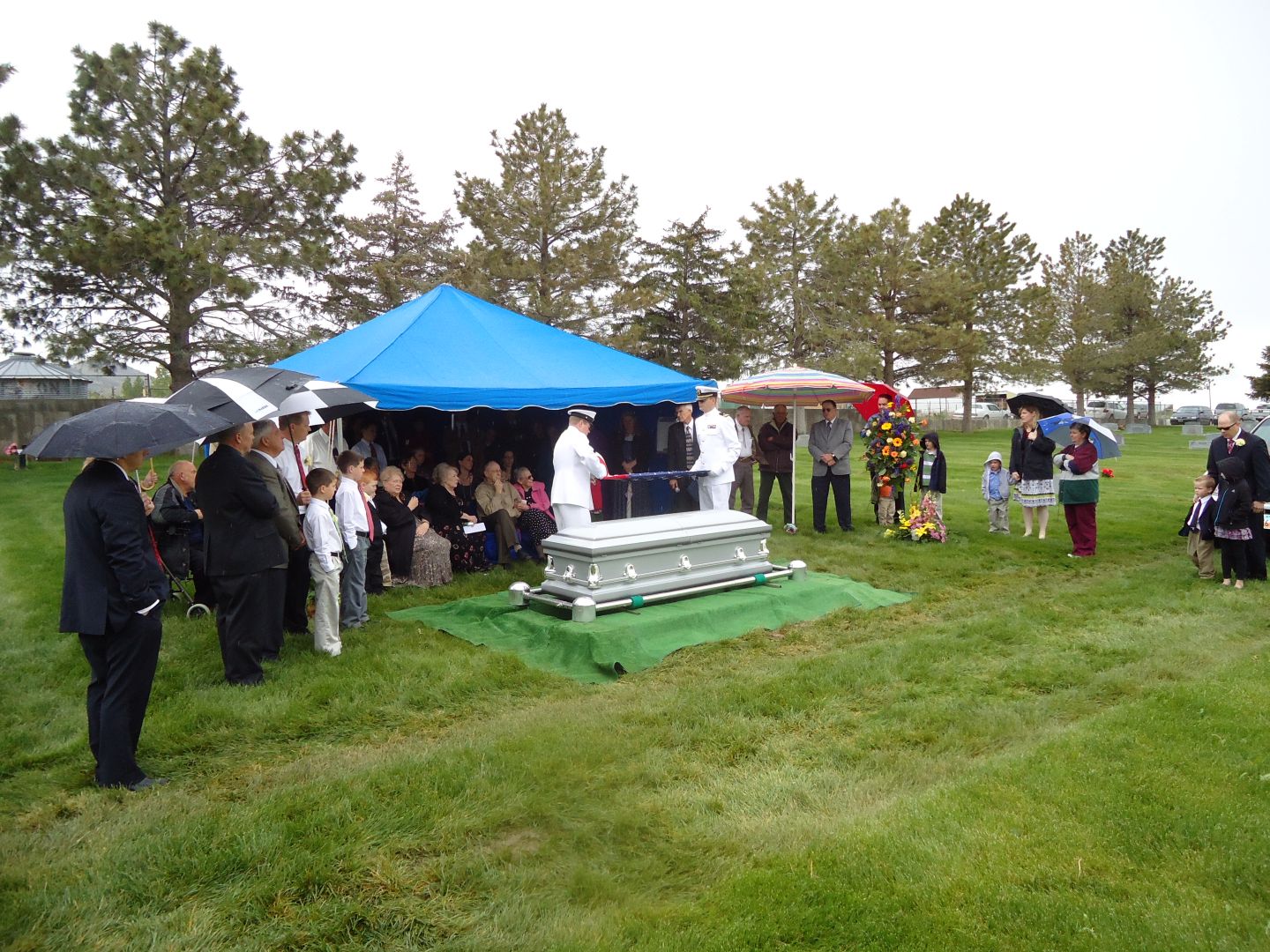 Barton Shipley burial 24may11 (2) sm